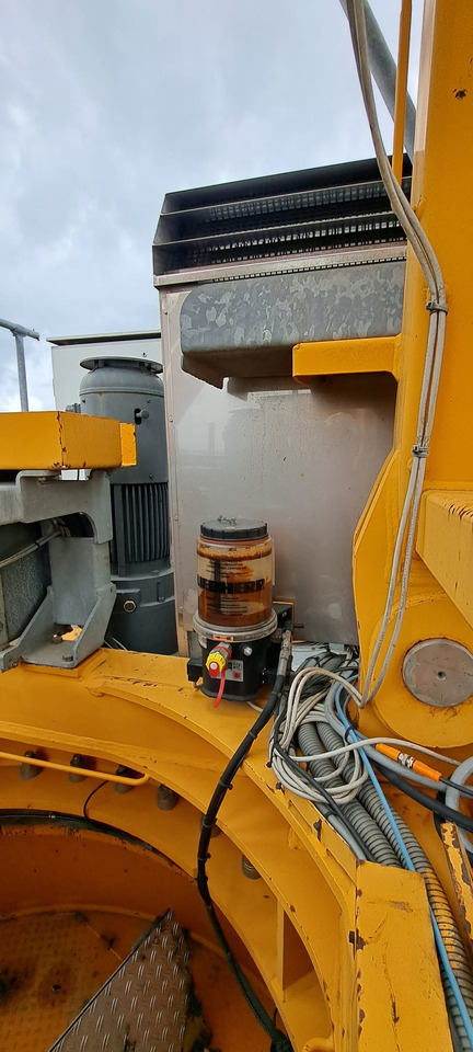 Liebherr 250EC-B12 Litronic - Vežový žeriav: obrázok 1 Liebherr 250EC-B12 Litronic - Vežový žeriav: obrázok 1