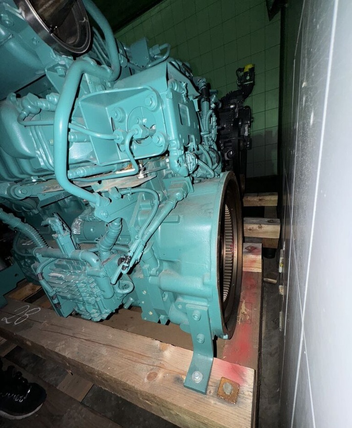 Volvo D6J - Motor pre Rýpadlo: obrázok 4 Volvo D6J - Motor pre Rýpadlo: obrázok 4