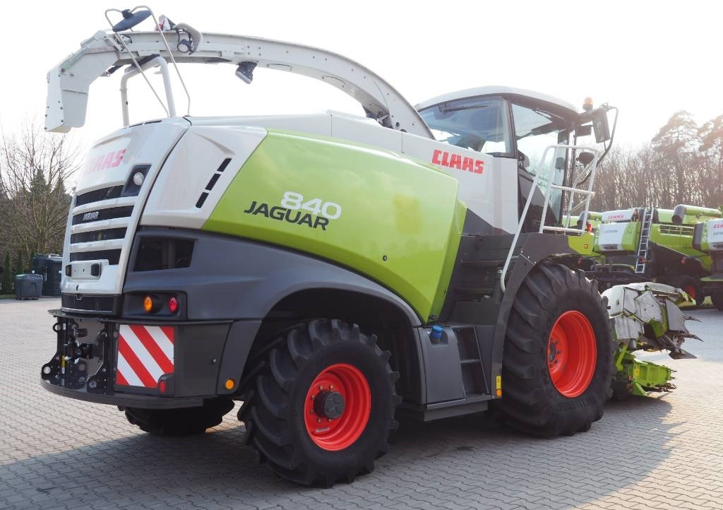 Claas Jaguar 840 4WD + Orbis 450 - Samohybná rezačka: obrázok 3 Claas Jaguar 840 4WD + Orbis 450 - Samohybná rezačka: obrázok 3