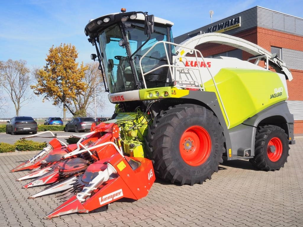 Claas Jaguar 840 4x4 + Kemper 445  - Samohybná rezačka: obrázok 5 Claas Jaguar 840 4x4 + Kemper 445  - Samohybná rezačka: obrázok 5
