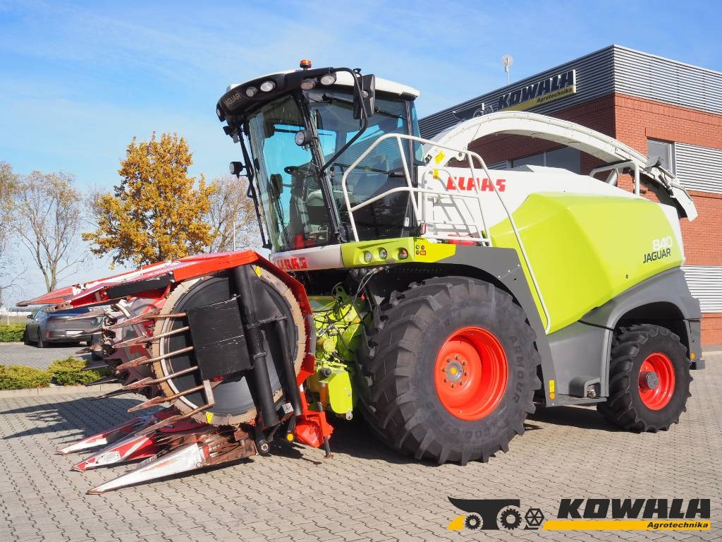 Claas Jaguar 840 4x4 + Kemper 445  - Samohybná rezačka: obrázok 1 Claas Jaguar 840 4x4 + Kemper 445  - Samohybná rezačka: obrázok 1