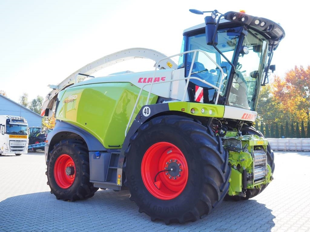 Claas Jaguar 950 4x4 - Samohybná rezačka: obrázok 4 Claas Jaguar 950 4x4 - Samohybná rezačka: obrázok 4