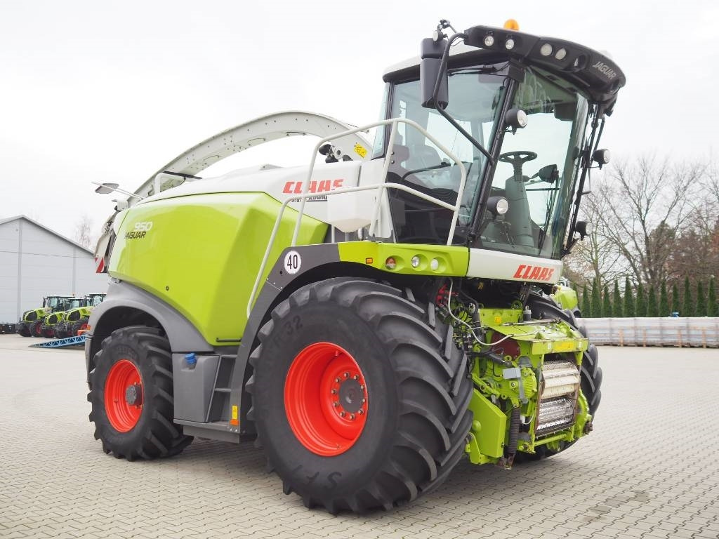 Claas Jaguar 950 4x4 - Samohybná rezačka: obrázok 4 Claas Jaguar 950 4x4 - Samohybná rezačka: obrázok 4