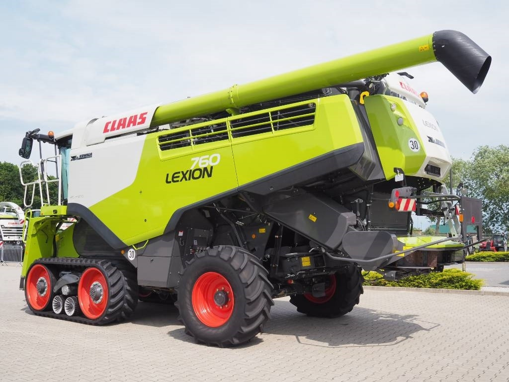 Claas Lexion 760TT + V930 - Obilný kombajn: obrázok 2 Claas Lexion 760TT + V930 - Obilný kombajn: obrázok 2