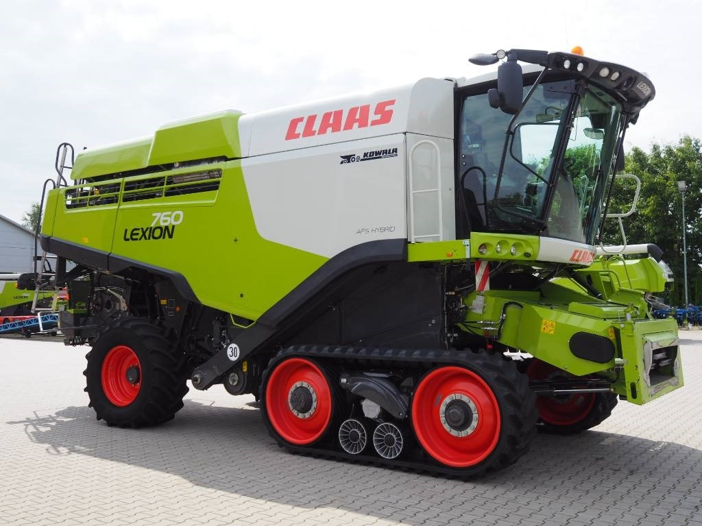 Claas Lexion 760TT + V930 - Obilný kombajn: obrázok 4 Claas Lexion 760TT + V930 - Obilný kombajn: obrázok 4