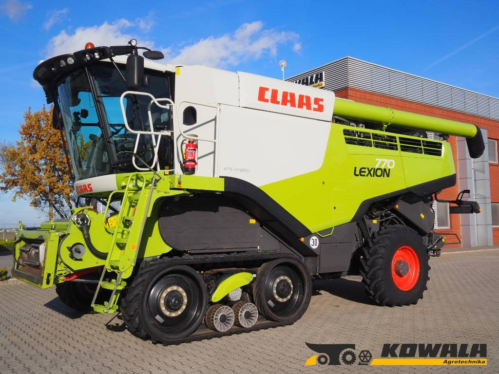 Claas Lexion 770TT 4x4 + V1200 - Obilný kombajn: obrázok 1 Claas Lexion 770TT 4x4 + V1200 - Obilný kombajn: obrázok 1