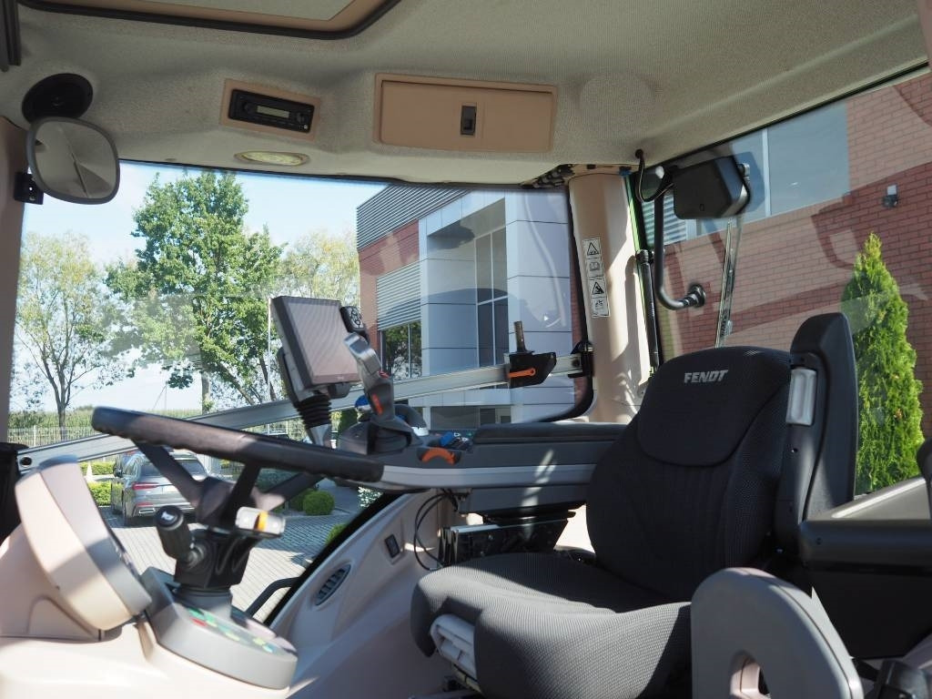 Fendt 828 Vario S4 ProfiPlus, GPS - Traktor: obrázok 5 Fendt 828 Vario S4 ProfiPlus, GPS - Traktor: obrázok 5