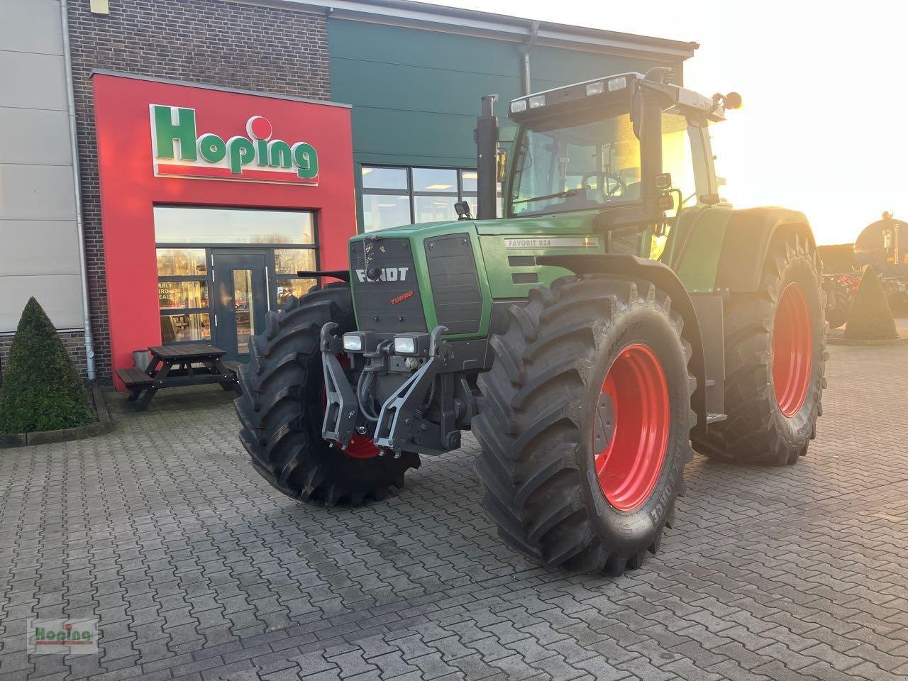 Fendt 824 - Traktor: obrázok 1 Fendt 824 - Traktor: obrázok 1