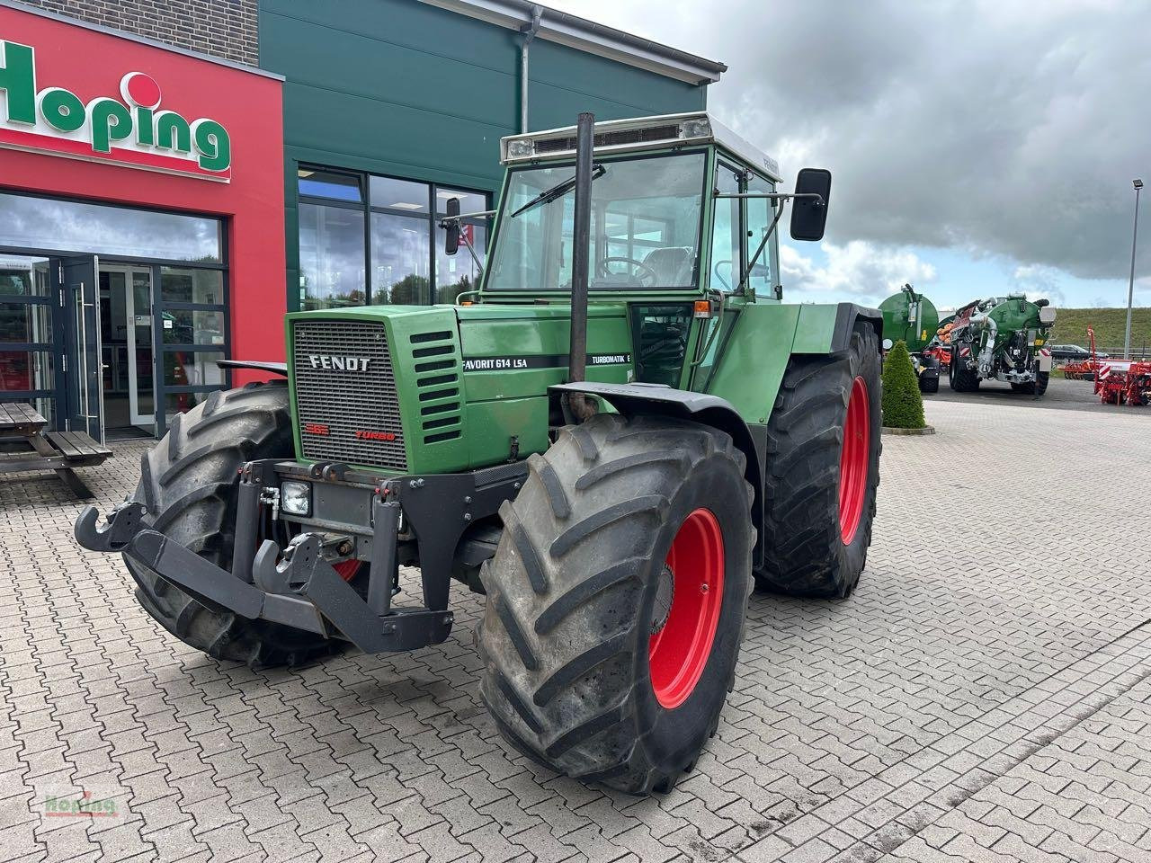 Fendt Favorit 614 LSA Turbomatik - Traktor: obrázok 2 Fendt Favorit 614 LSA Turbomatik - Traktor: obrázok 2