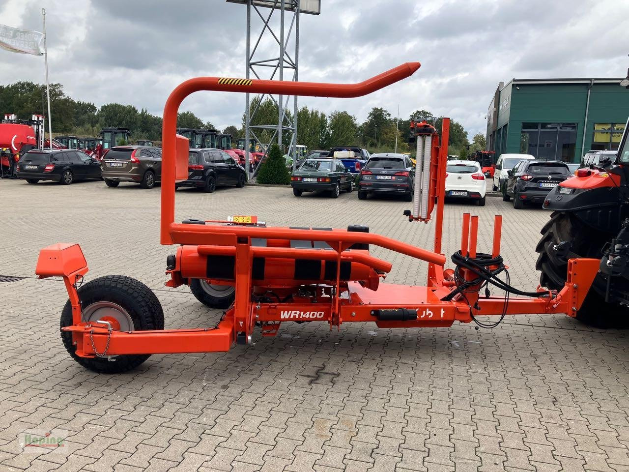 Kubota WR1400 - Obaľovací stroj: obrázok 4 Kubota WR1400 - Obaľovací stroj: obrázok 4