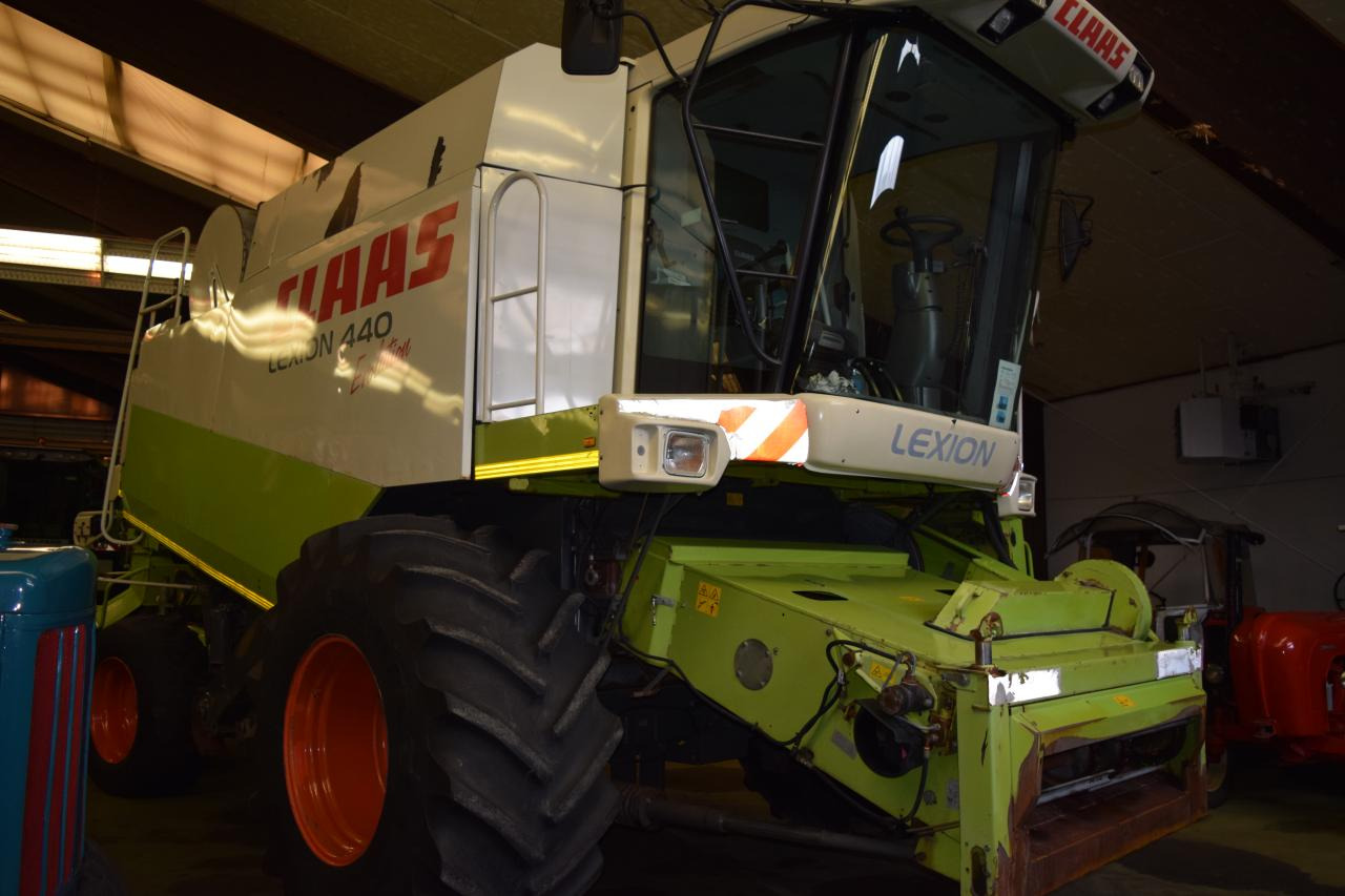 CLAAS Lexion 440 Evolution - Obilný kombajn: obrázok 1 CLAAS Lexion 440 Evolution - Obilný kombajn: obrázok 1