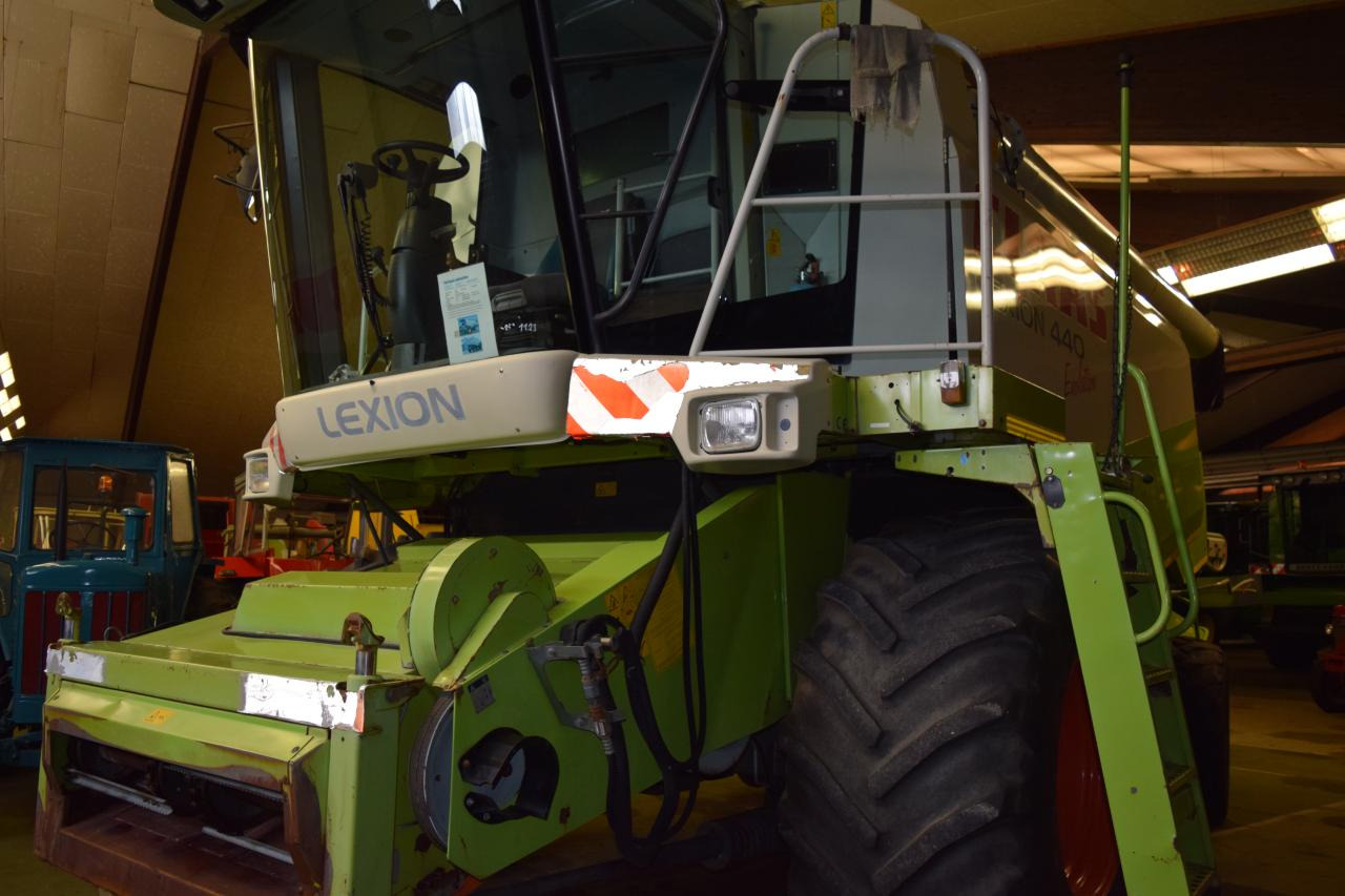 CLAAS Lexion 440 Evolution - Obilný kombajn: obrázok 2 CLAAS Lexion 440 Evolution - Obilný kombajn: obrázok 2