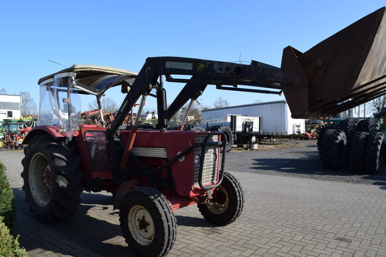 Case-IH 624 - Traktor: obrázok 2 Case-IH 624 - Traktor: obrázok 2
