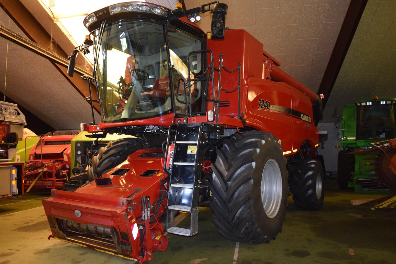 Case-IH 7240 Axial Flow - Obilný kombajn: obrázok 2 Case-IH 7240 Axial Flow - Obilný kombajn: obrázok 2