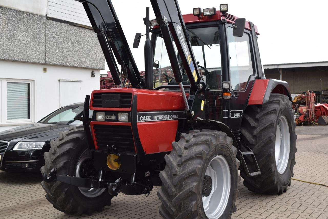 Case-IH 844 A/S - Traktor: obrázok 4 Case-IH 844 A/S - Traktor: obrázok 4