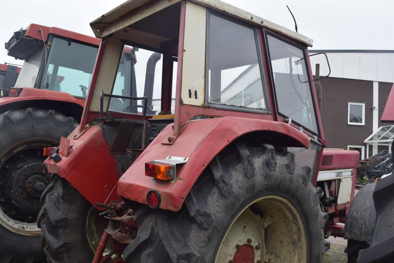 Case-IH 844 A/S - Traktor: obrázok 3 Case-IH 844 A/S - Traktor: obrázok 3