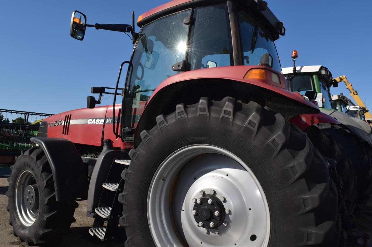 Case-IH MX 230 Magnum - Traktor: obrázok 4 Case-IH MX 230 Magnum - Traktor: obrázok 4