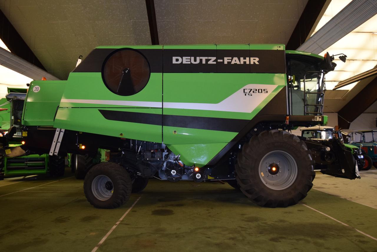 Deutz-Fahr C 7205 TS - Obilný kombajn: obrázok 1 Deutz-Fahr C 7205 TS - Obilný kombajn: obrázok 1