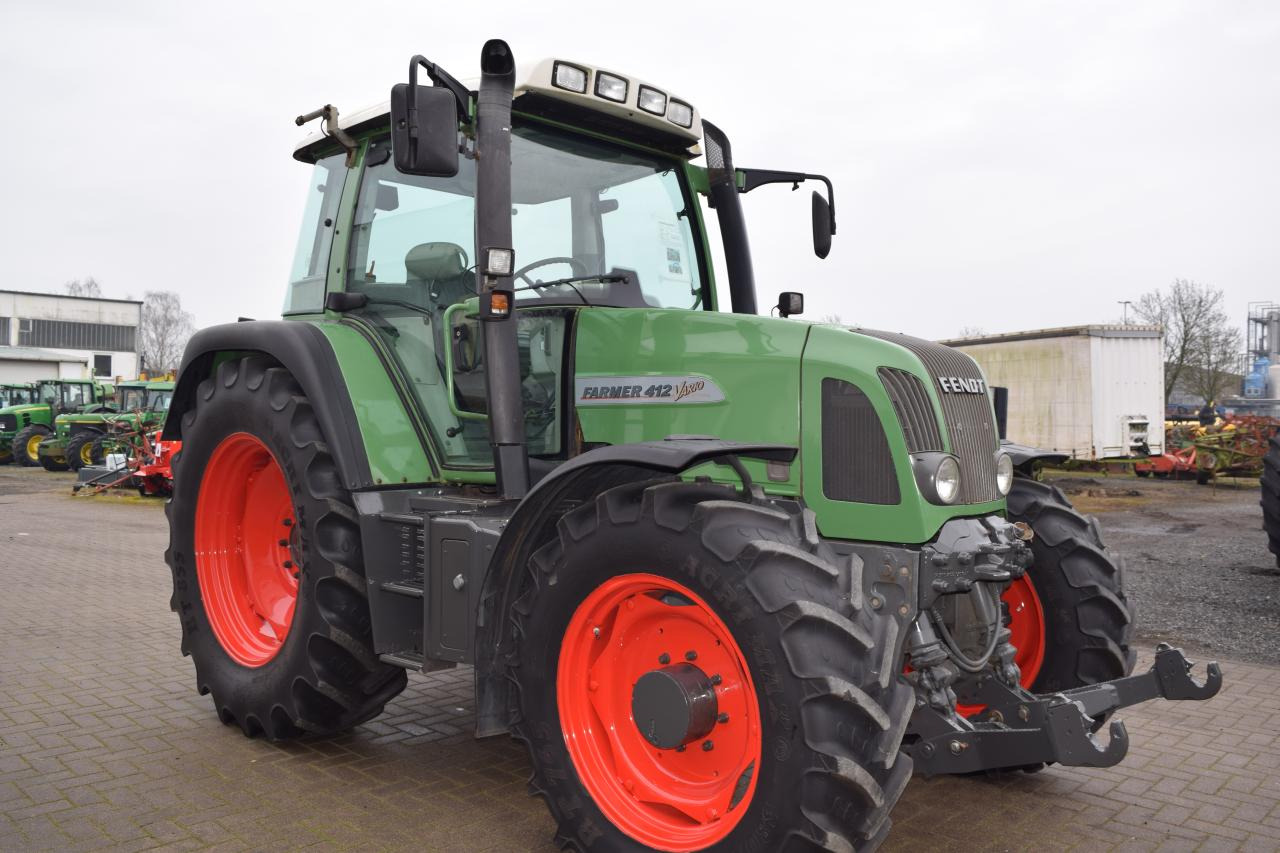 Fendt 412 Vario - Traktor: obrázok 2 Fendt 412 Vario - Traktor: obrázok 2