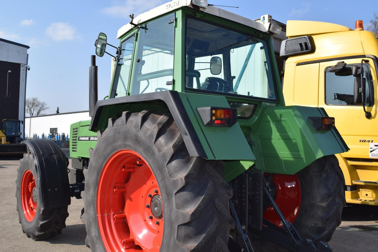Fendt Farmer 311 LSA - Traktor: obrázok 4 Fendt Farmer 311 LSA - Traktor: obrázok 4
