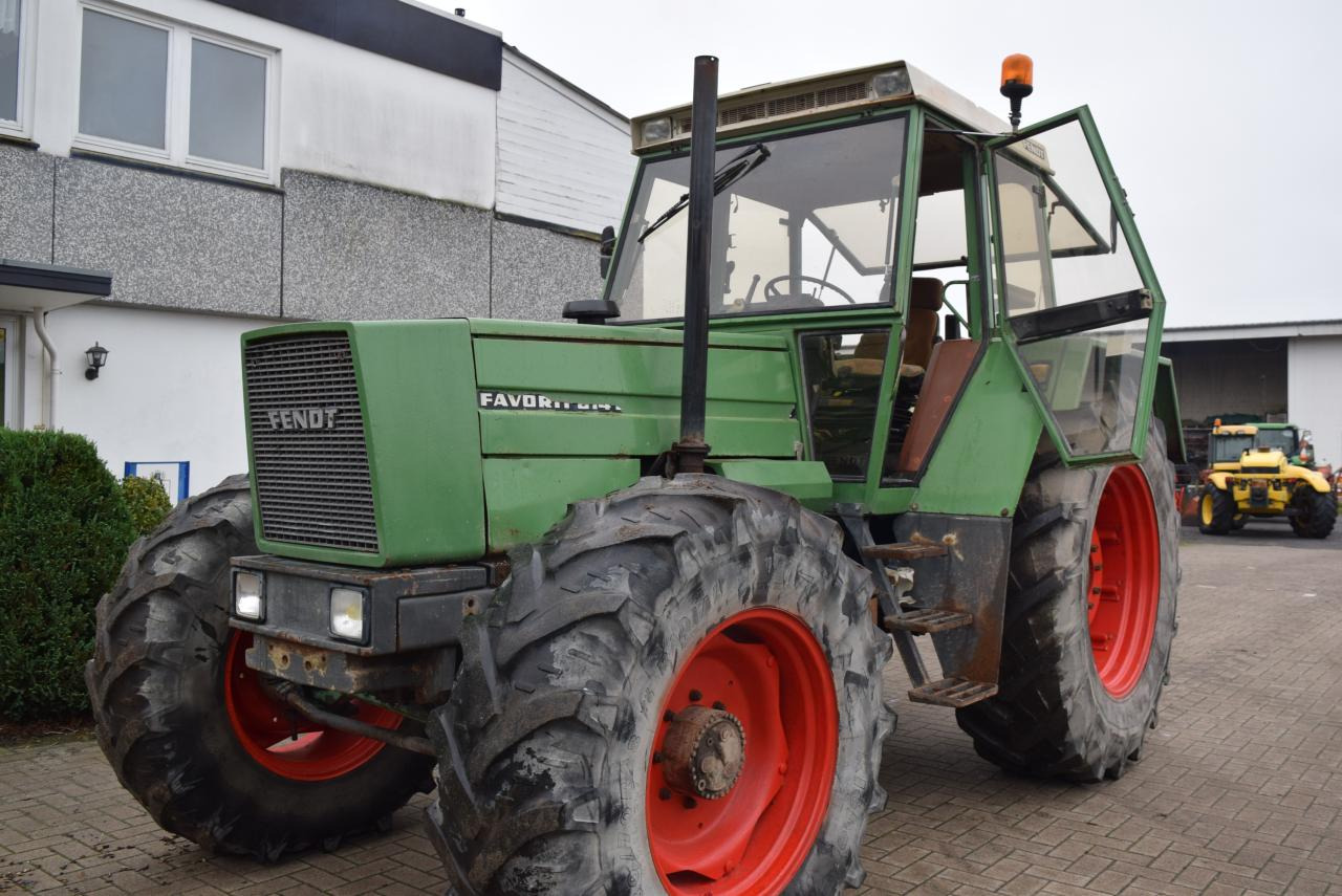 Fendt Favorit 614 LS Turbomatik - Traktor: obrázok 2 Fendt Favorit 614 LS Turbomatik - Traktor: obrázok 2