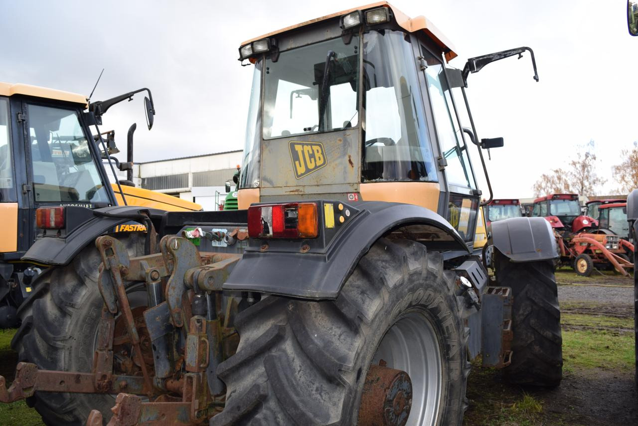 JCB Fastrac 2135 - 4WS - Traktor: obrázok 4 JCB Fastrac 2135 - 4WS - Traktor: obrázok 4