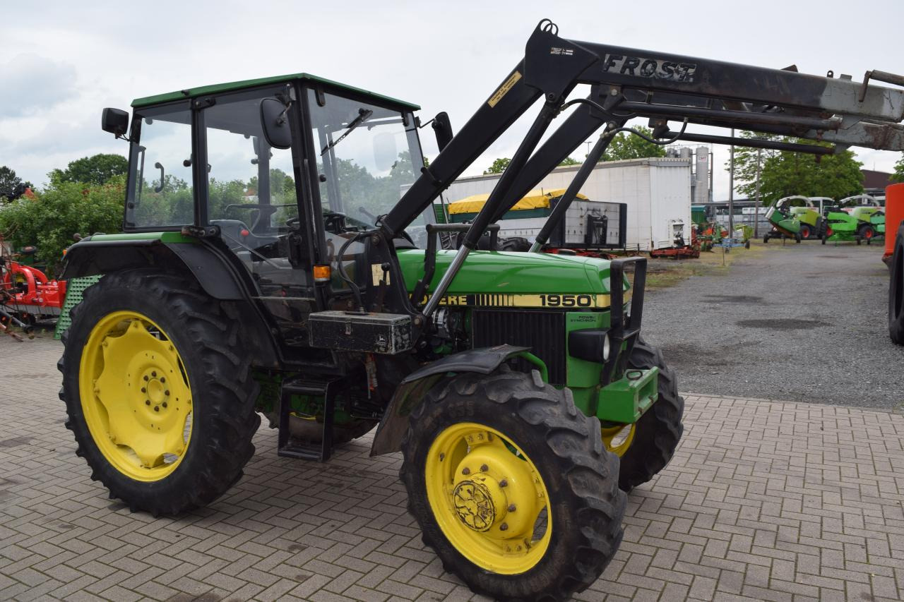 John Deere 1950 - Traktor: obrázok 2 John Deere 1950 - Traktor: obrázok 2