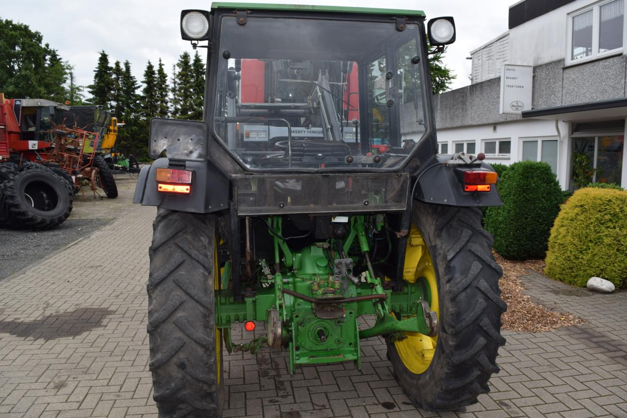 John Deere 1950 - Traktor: obrázok 4 John Deere 1950 - Traktor: obrázok 4