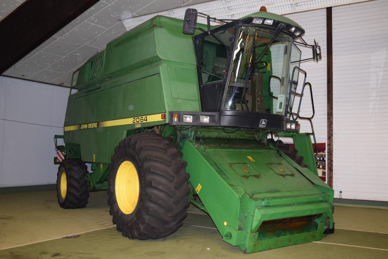 John Deere 2064 - Obilný kombajn: obrázok 2 John Deere 2064 - Obilný kombajn: obrázok 2