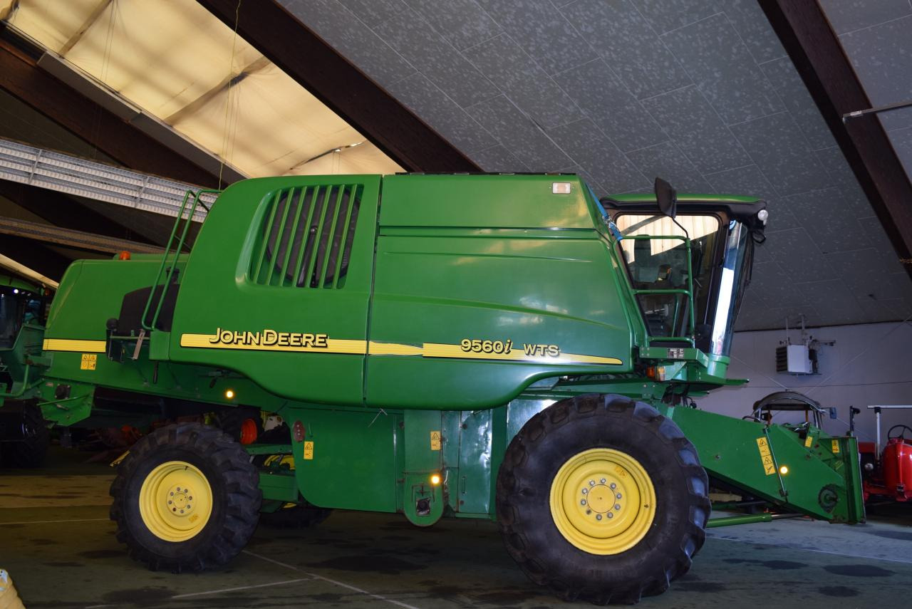 John Deere 9560 i WTS - Obilný kombajn: obrázok 3 John Deere 9560 i WTS - Obilný kombajn: obrázok 3
