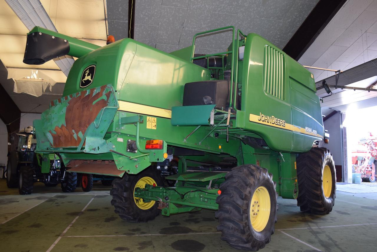 John Deere 9560 i WTS - Obilný kombajn: obrázok 5 John Deere 9560 i WTS - Obilný kombajn: obrázok 5