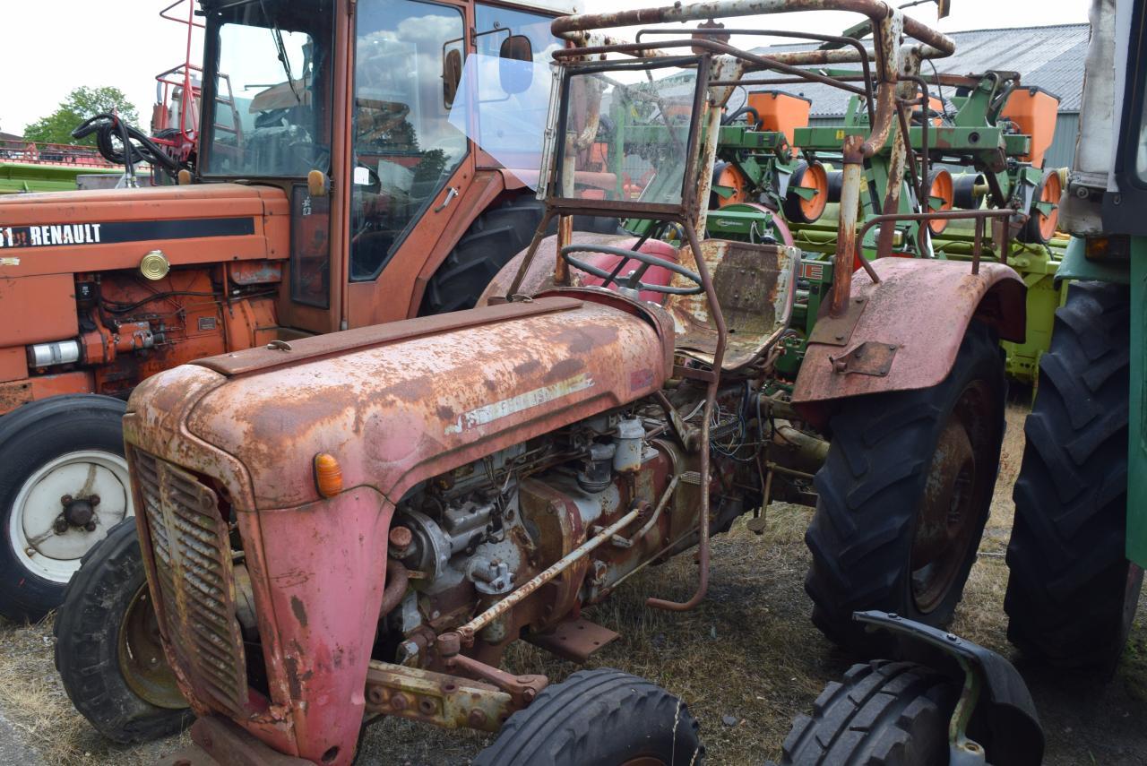 Massey Ferguson MF 35 - Traktor: obrázok 2 Massey Ferguson MF 35 - Traktor: obrázok 2
