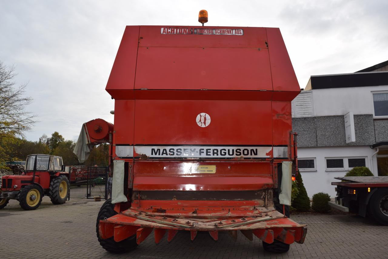 Massey Ferguson MF 38 - Obilný kombajn: obrázok 3 Massey Ferguson MF 38 - Obilný kombajn: obrázok 3