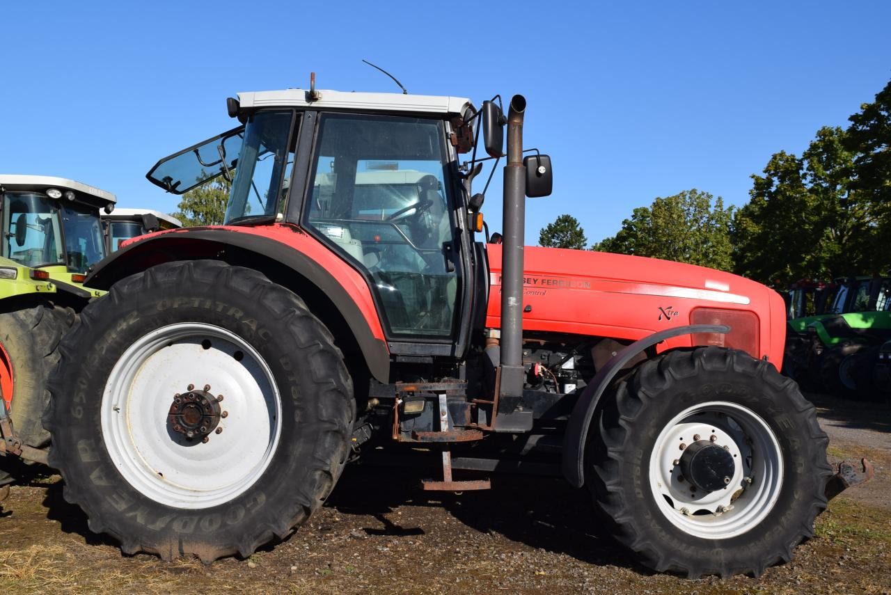 Massey Ferguson MF 8250 - Traktor: obrázok 3 Massey Ferguson MF 8250 - Traktor: obrázok 3