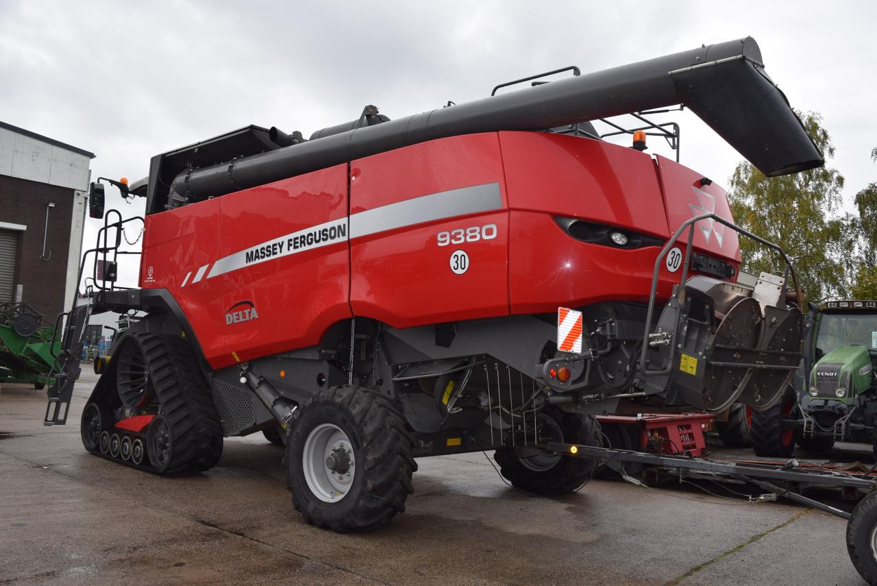 Massey Ferguson MF 9380 Delta - Obilný kombajn: obrázok 4 Massey Ferguson MF 9380 Delta - Obilný kombajn: obrázok 4