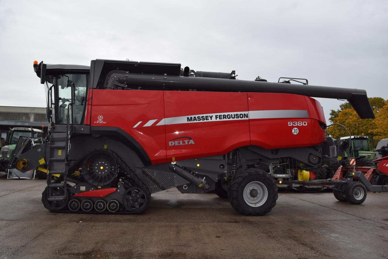 Massey Ferguson MF 9380 Delta - Obilný kombajn: obrázok 2 Massey Ferguson MF 9380 Delta - Obilný kombajn: obrázok 2