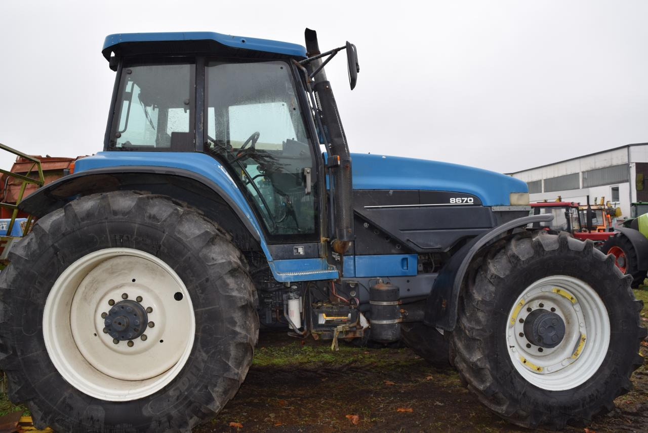 New Holland 8670 TA - Traktor: obrázok 3 New Holland 8670 TA - Traktor: obrázok 3
