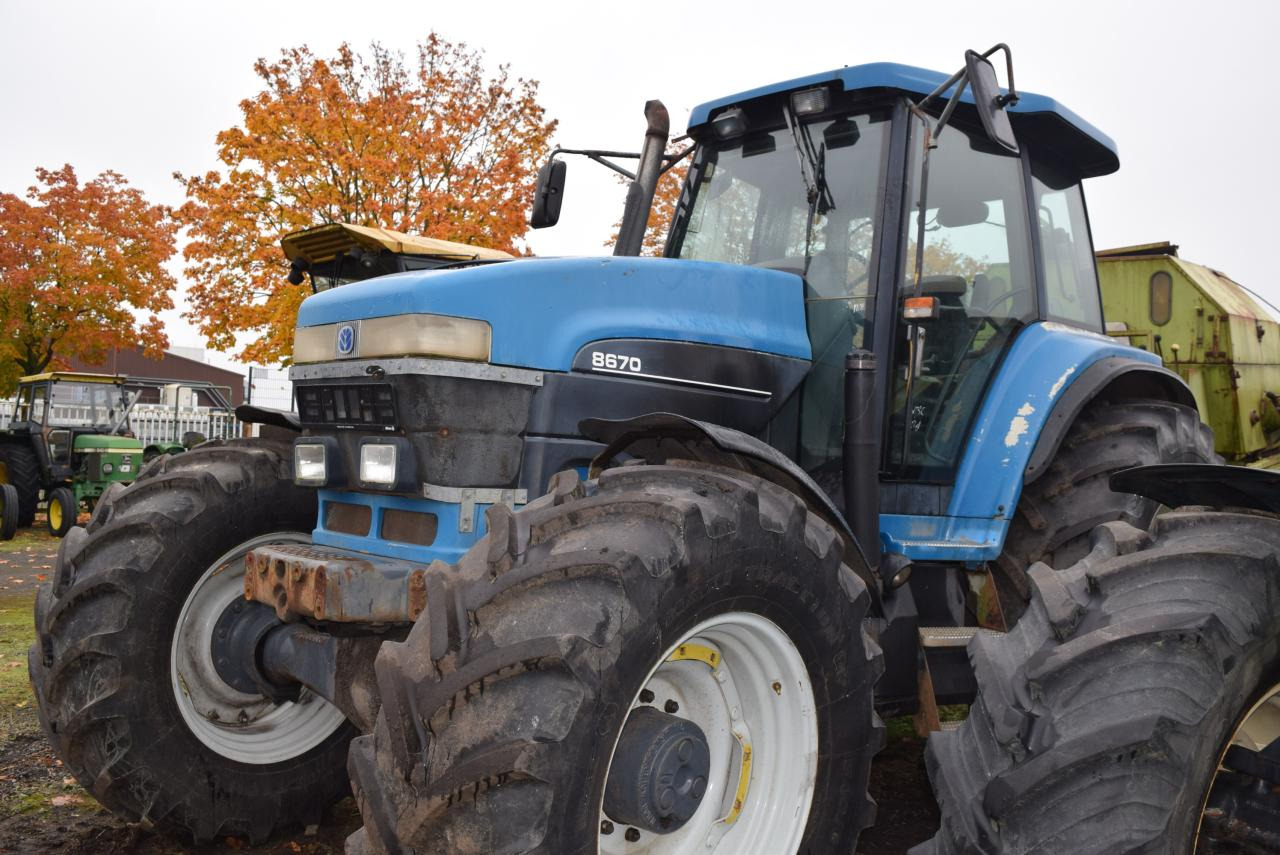 New Holland 8670 TA - Traktor: obrázok 1 New Holland 8670 TA - Traktor: obrázok 1