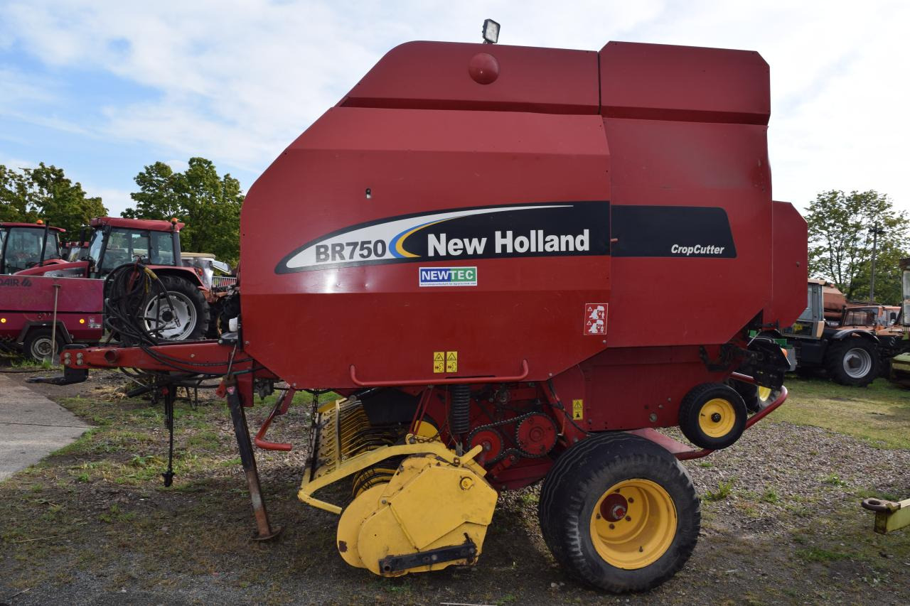 New Holland BR 750 CropCutter - Lis na okrúhle balíky: obrázok 4 New Holland BR 750 CropCutter - Lis na okrúhle balíky: obrázok 4
