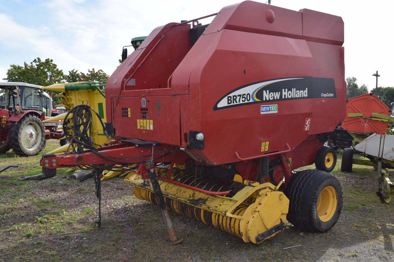 New Holland BR 750 CropCutter - Lis na okrúhle balíky: obrázok 1 New Holland BR 750 CropCutter - Lis na okrúhle balíky: obrázok 1