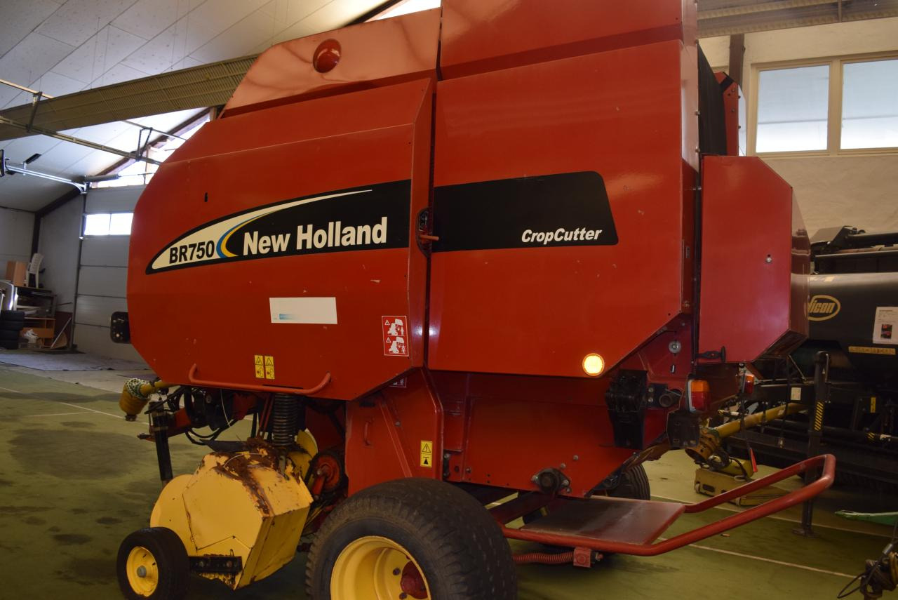 New Holland BR 750 CropCutter - Lis na okrúhle balíky: obrázok 4 New Holland BR 750 CropCutter - Lis na okrúhle balíky: obrázok 4