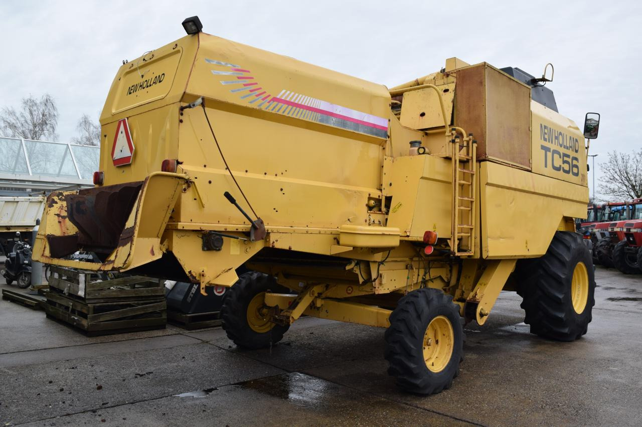 New Holland TC 56 - Obilný kombajn: obrázok 4 New Holland TC 56 - Obilný kombajn: obrázok 4