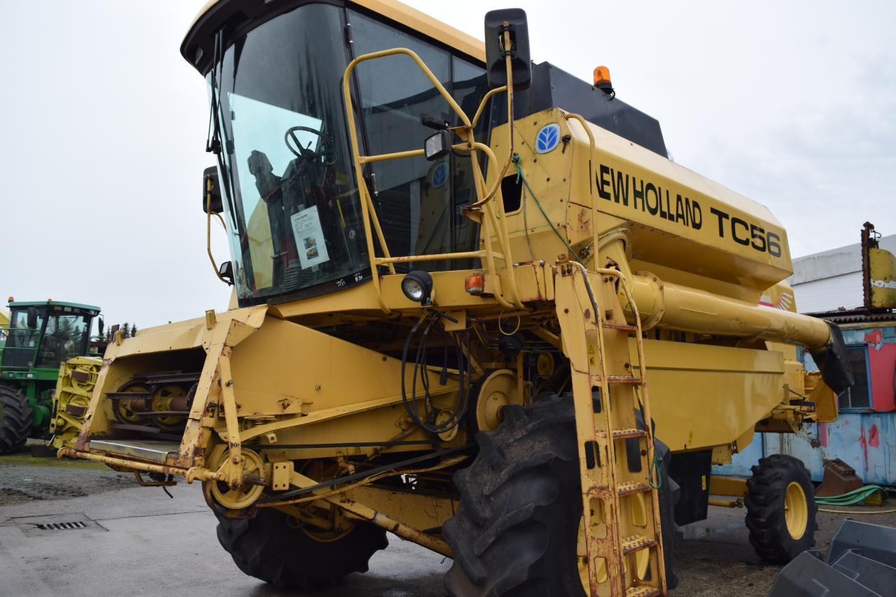New Holland TC 56 - Obilný kombajn: obrázok 1 New Holland TC 56 - Obilný kombajn: obrázok 1
