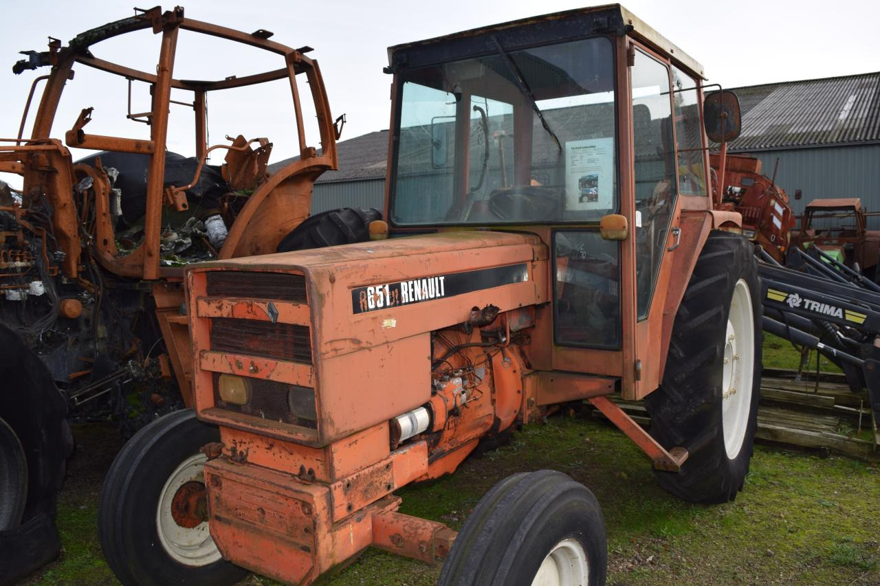 Renault 651 - Traktor: obrázok 2 Renault 651 - Traktor: obrázok 2