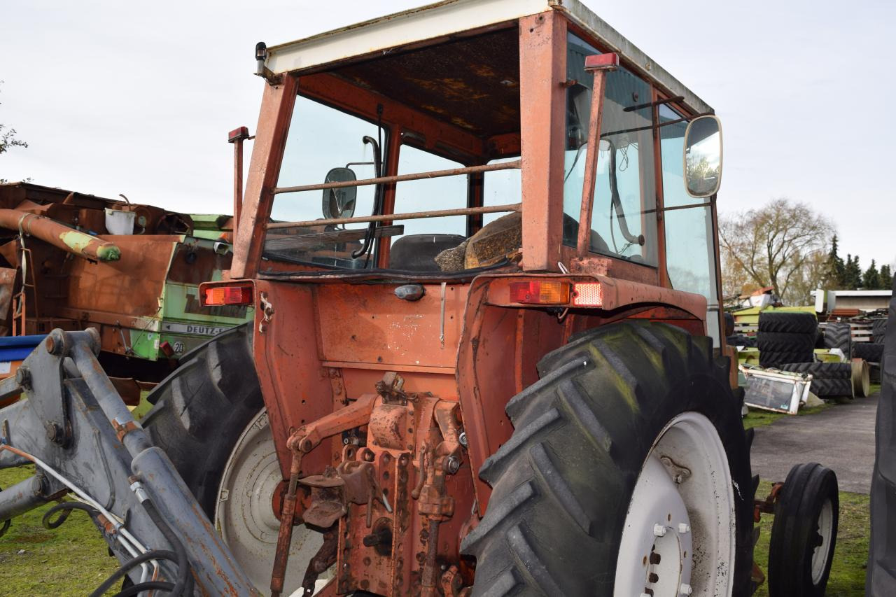 Renault 651 - Traktor: obrázok 5 Renault 651 - Traktor: obrázok 5