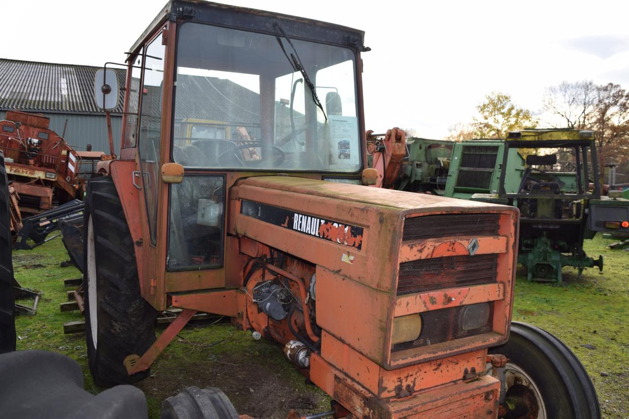 Renault 651 - Traktor: obrázok 1 Renault 651 - Traktor: obrázok 1