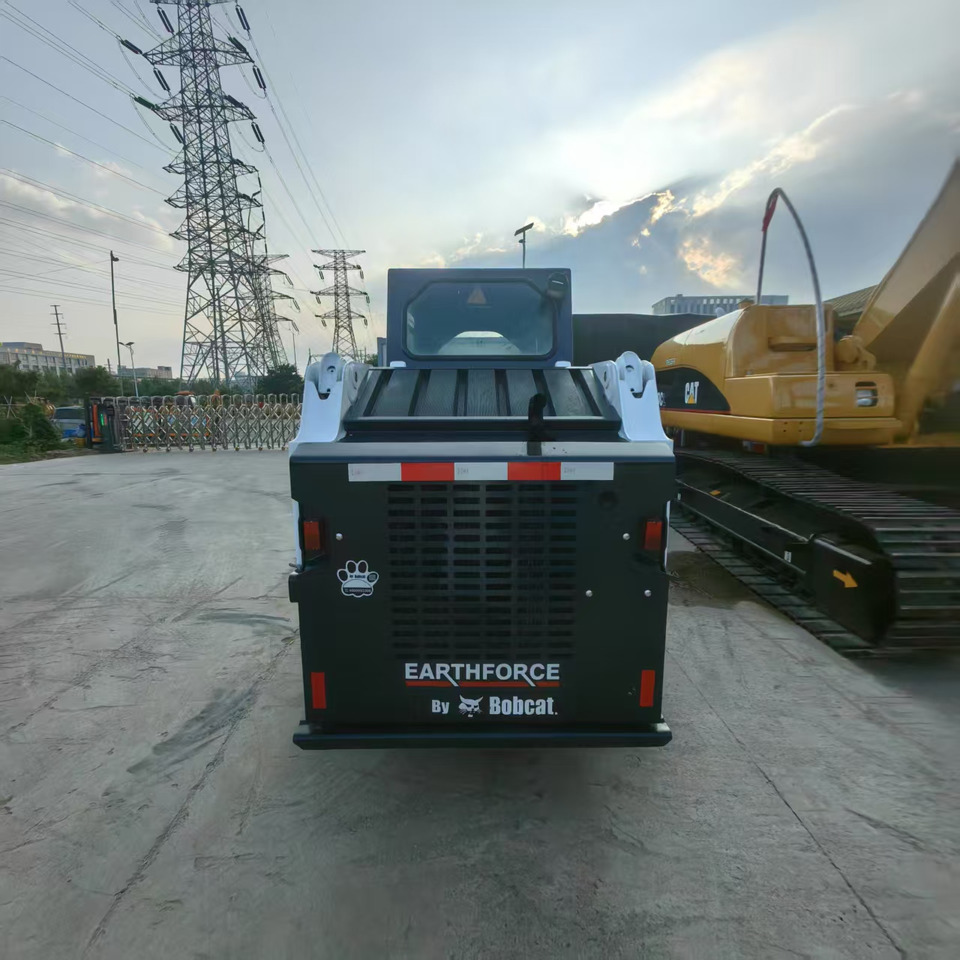 BOBCAT S160 - Šmykom riadený nakladač: obrázok 4 BOBCAT S160 - Šmykom riadený nakladač: obrázok 4