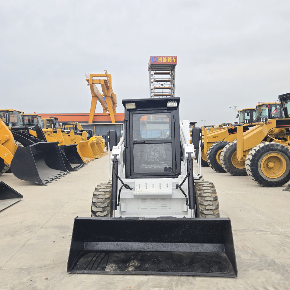 BOBCAT S300 - Šmykom riadený nakladač: obrázok 4 BOBCAT S300 - Šmykom riadený nakladač: obrázok 4