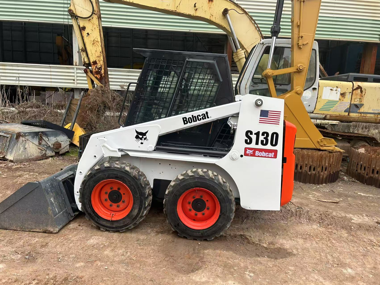Bobcat S130 - Šmykom riadený nakladač: obrázok 4 Bobcat S130 - Šmykom riadený nakladač: obrázok 4