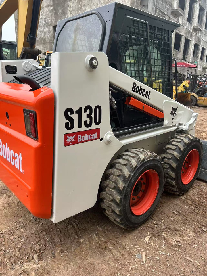 Bobcat S130 - Šmykom riadený nakladač: obrázok 1 Bobcat S130 - Šmykom riadený nakladač: obrázok 1